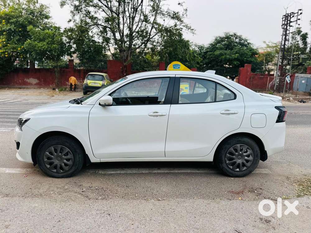 Maruti Suzuki Dzire Vxi Ags, 2025, Petrol