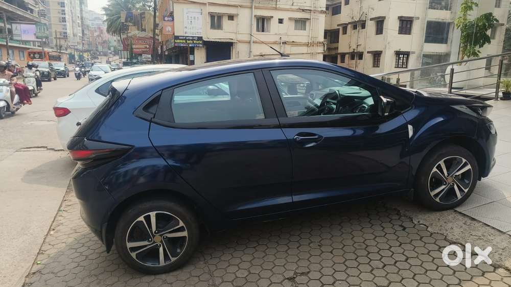 Tata Altroz 1.2 Xta Petrol Dct, 2022, Petrol