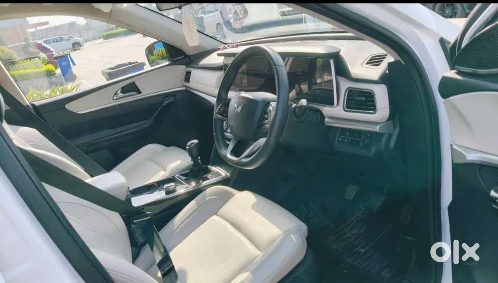 Mahindra Xuv700 Diesel Mt 2025