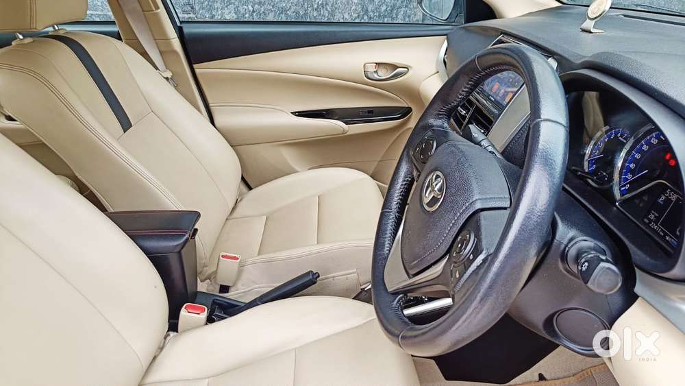 Toyota Yaris V Cvt, 2020, Petrol