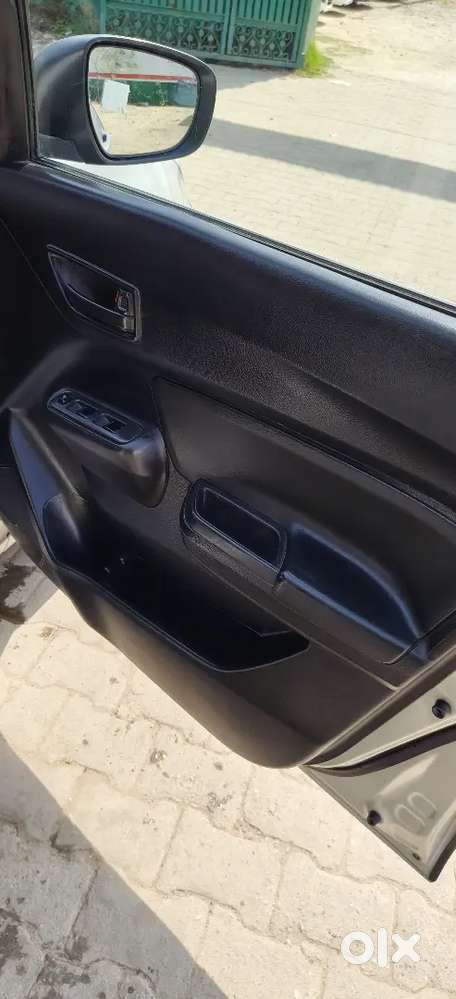 Maruti Suzuki Swift 2019 Cng & Hybrids 75000 Km Driven