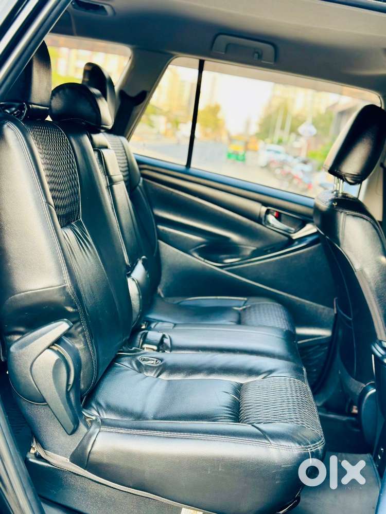 Toyota Innova Crysta 2.4 G Plus Mt 8 Str, 2023, Diesel