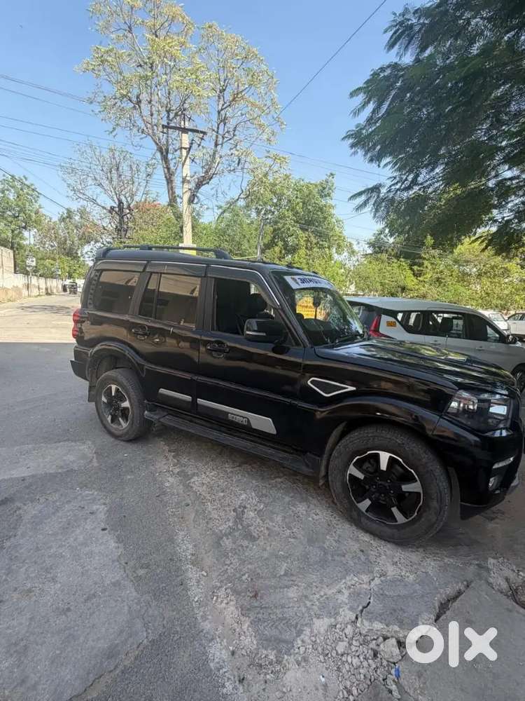 Mahindra Scorpio 2017