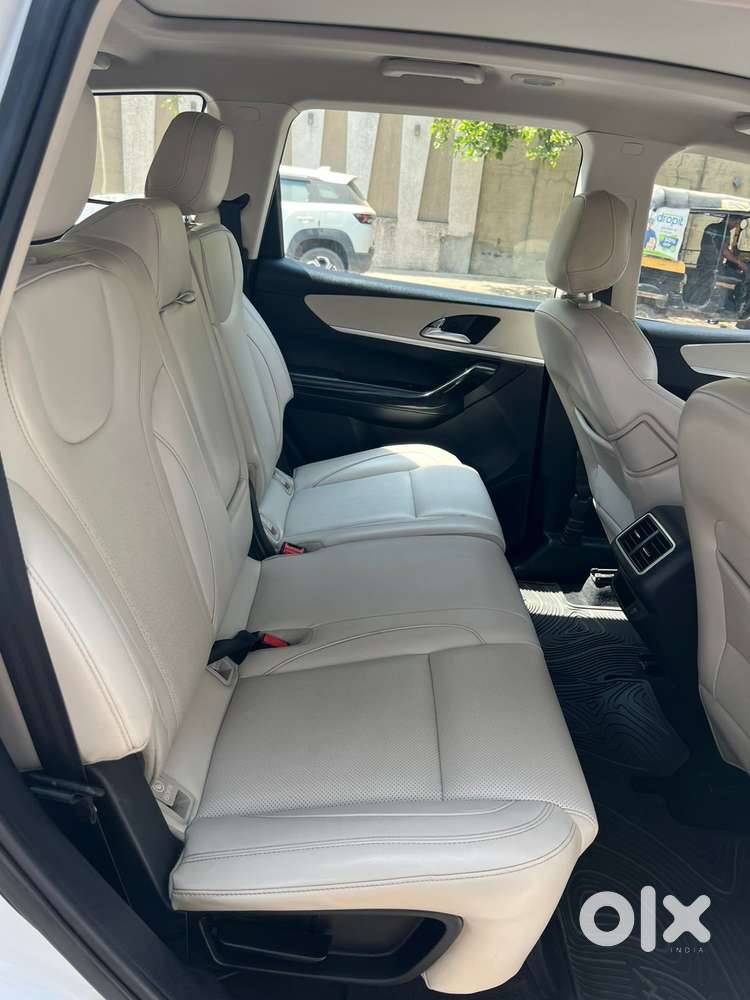 Mahindra Xuv700 Ax7 Luxury Pack Awd, 2022, Diesel