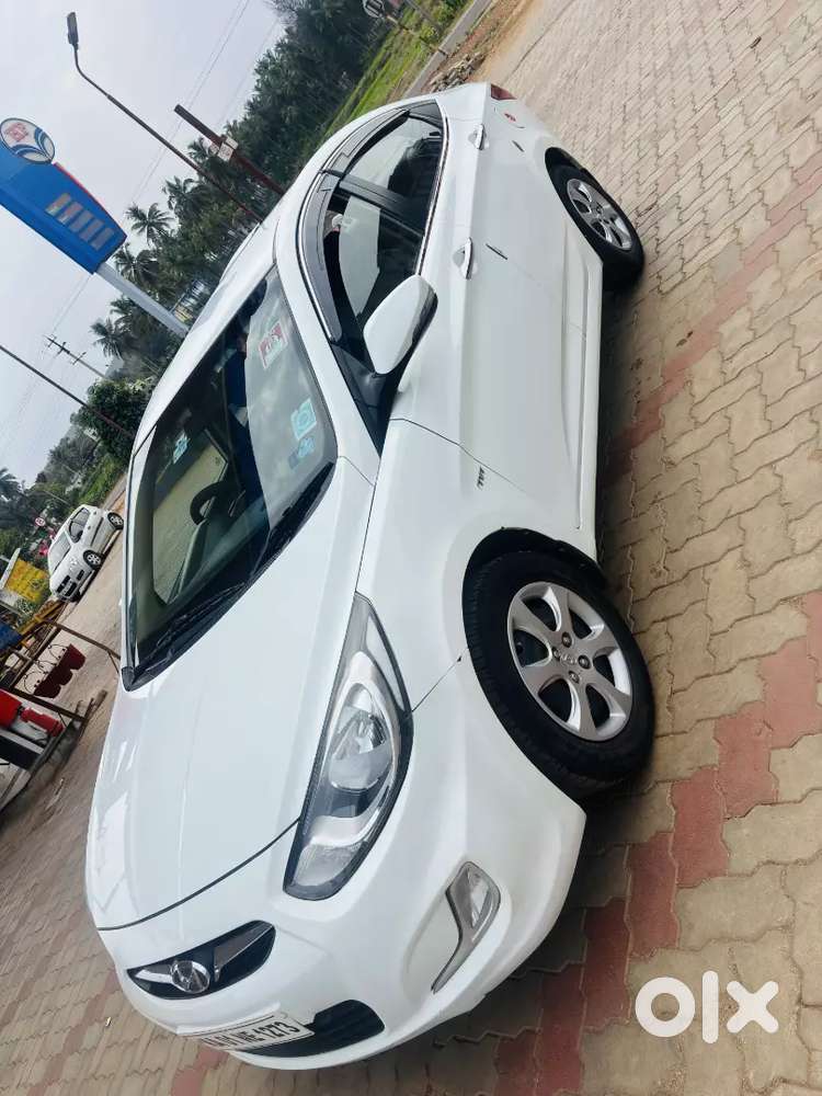 Hyundai Verna Fluidic Petrol Manual 2012