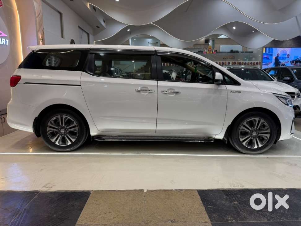 Kia Carnival Premium 8 Str, 2020, Diesel