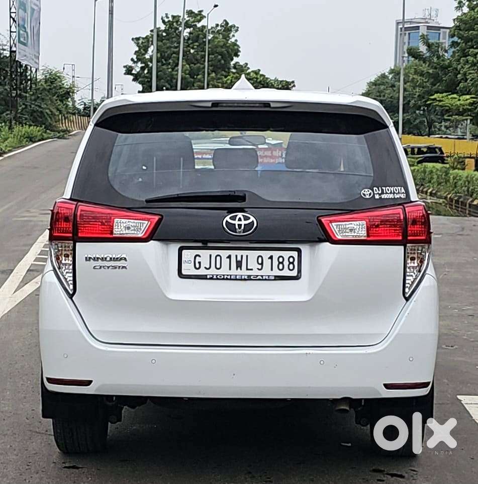 Toyota Innova Crysta [2020-ongoing] 2.4 Gx 8 Str, 2023, Diesel