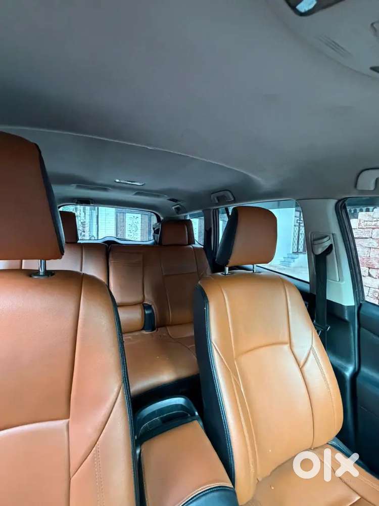 Toyota Innova Crysta 2016 Variant