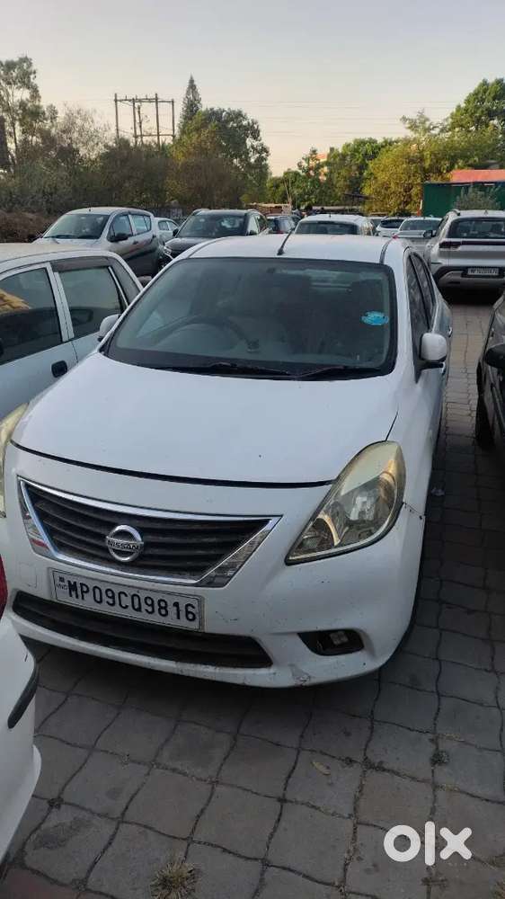 Nissan Sunny 2015