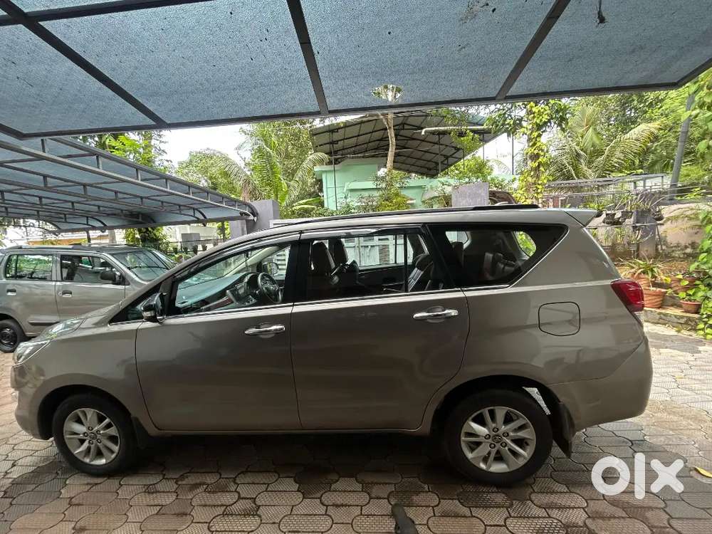 Toyota Innova Crysta 2016