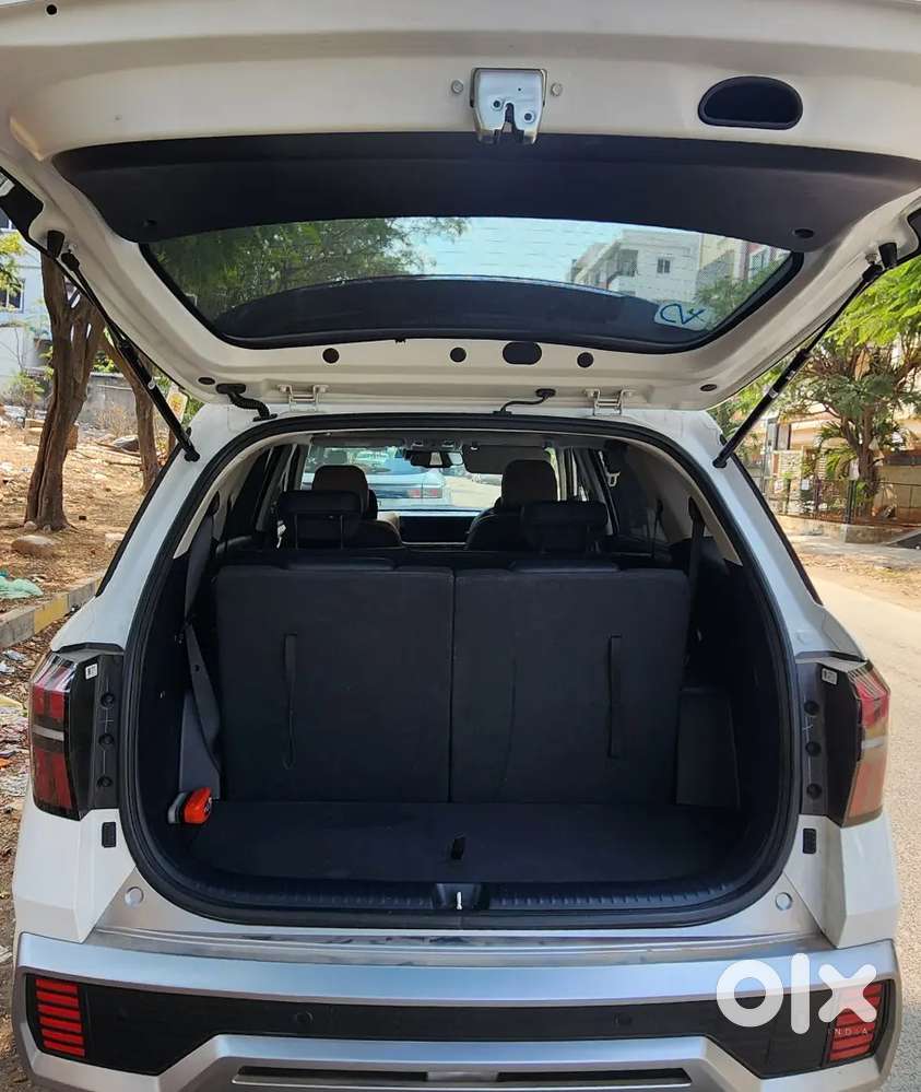 Hyundai Alcazar 1yr Old, Petrol Automatic, 7 Seater, 11k Kms.