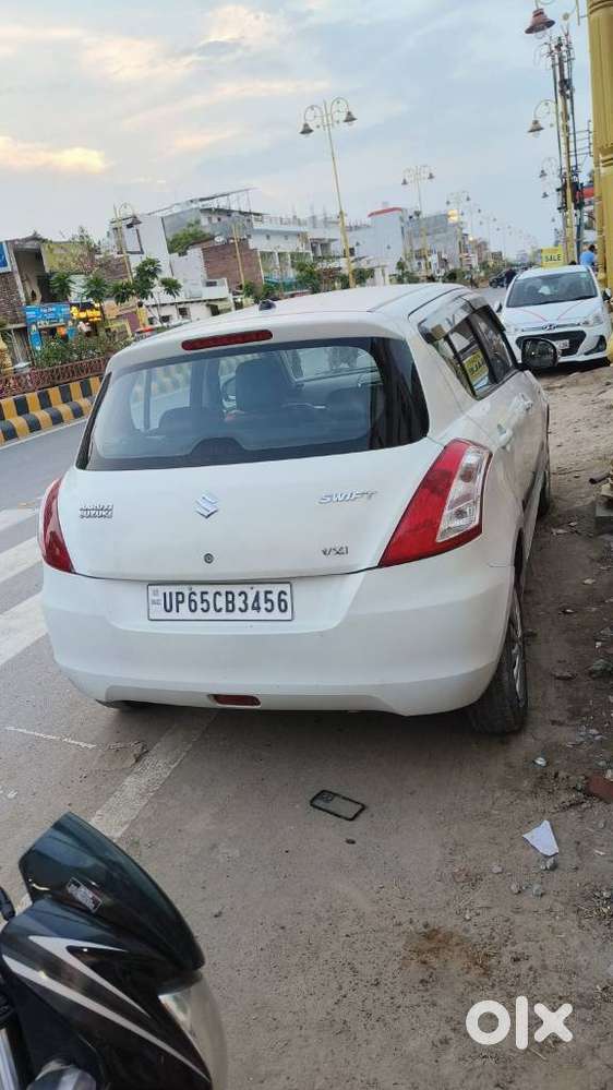 Maruti Suzuki Swift Vxi 1.2 Abs Bs-iv, 2015, Petrol