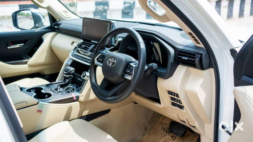 Toyota Land Cruiser Zx Petrol, 2026, Petrol