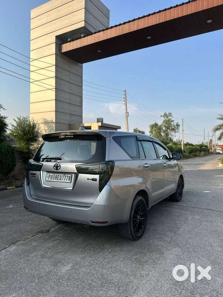 Toyota Innova Crysta 2.4 G Mt 7 Str, 2017, Diesel