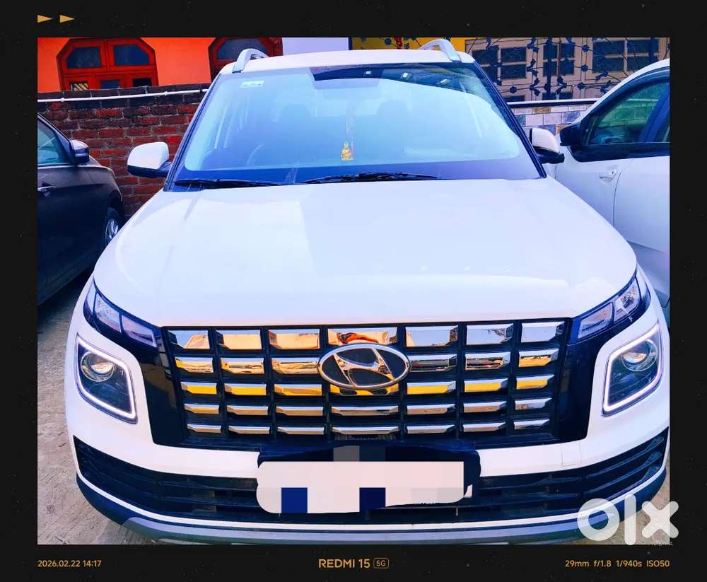 Hyundai Venue 2025 Petrol Well Maintained