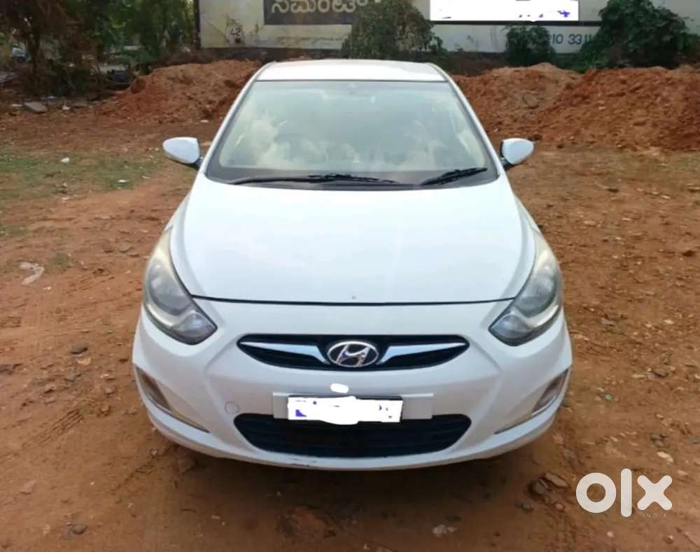 Hyundai Verna 2011 Manual Petrol