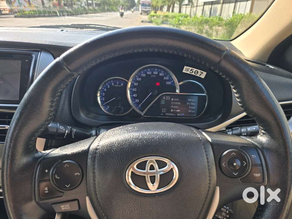 Toyota Yaris V Cvt, 2019, Petrol