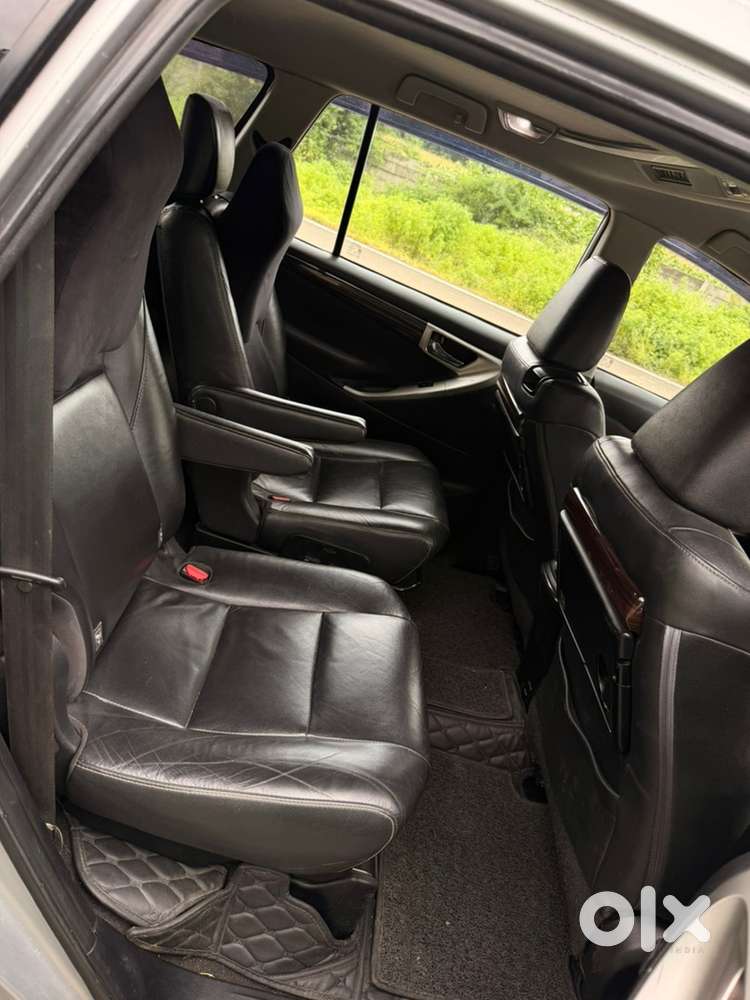 Toyota Innova Crysta 2016 Diesel Well Maintained