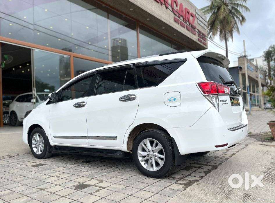 Toyota Innova Crysta 2.4 G Mt 7 Str, 2023, Diesel