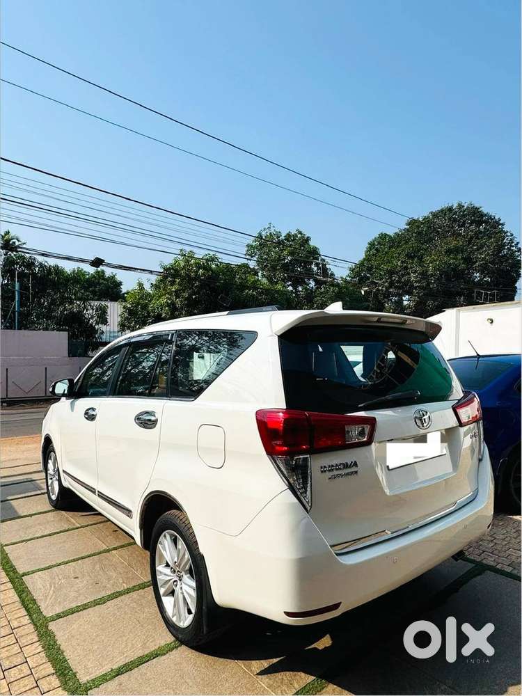 Toyota Innova Crysta 2.8z Automatic, 2016, Diesel