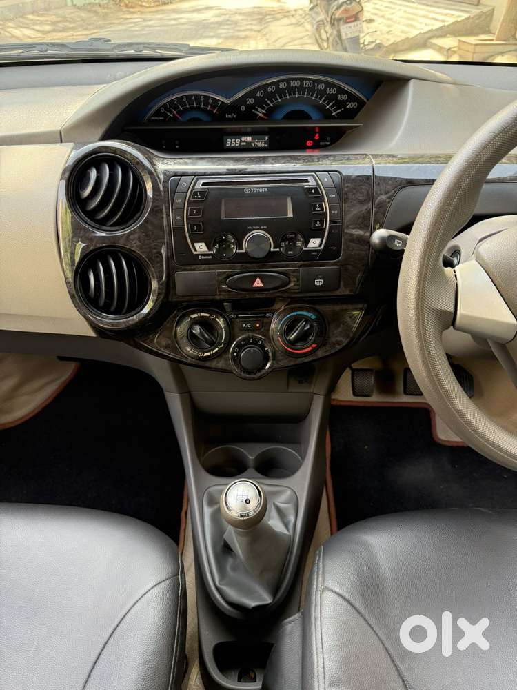 Toyota Etios Liva V Limited Edition, 2015, Petrol