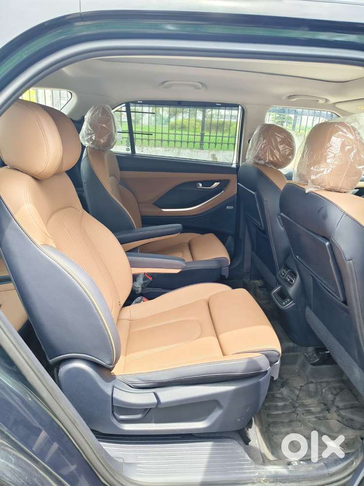 Hyundai Alcazar Signature 1.5 Petrol Dct 6str, 2025, Petrol