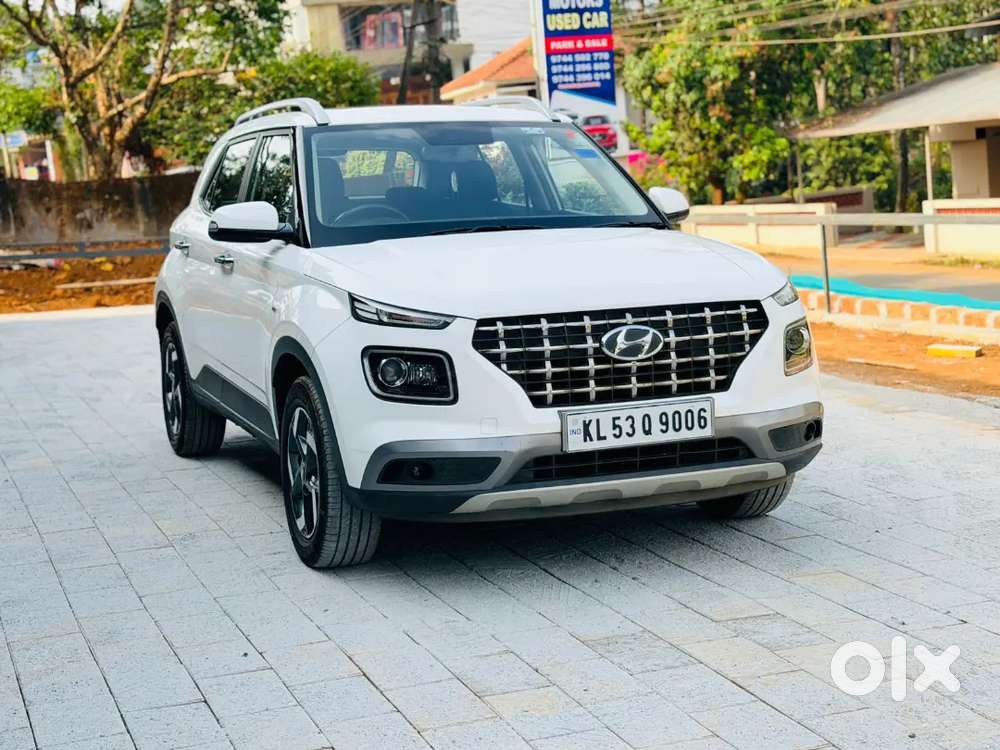 Hyundai Venue 2020 Petrol Well Maintained, (urjent Sale)