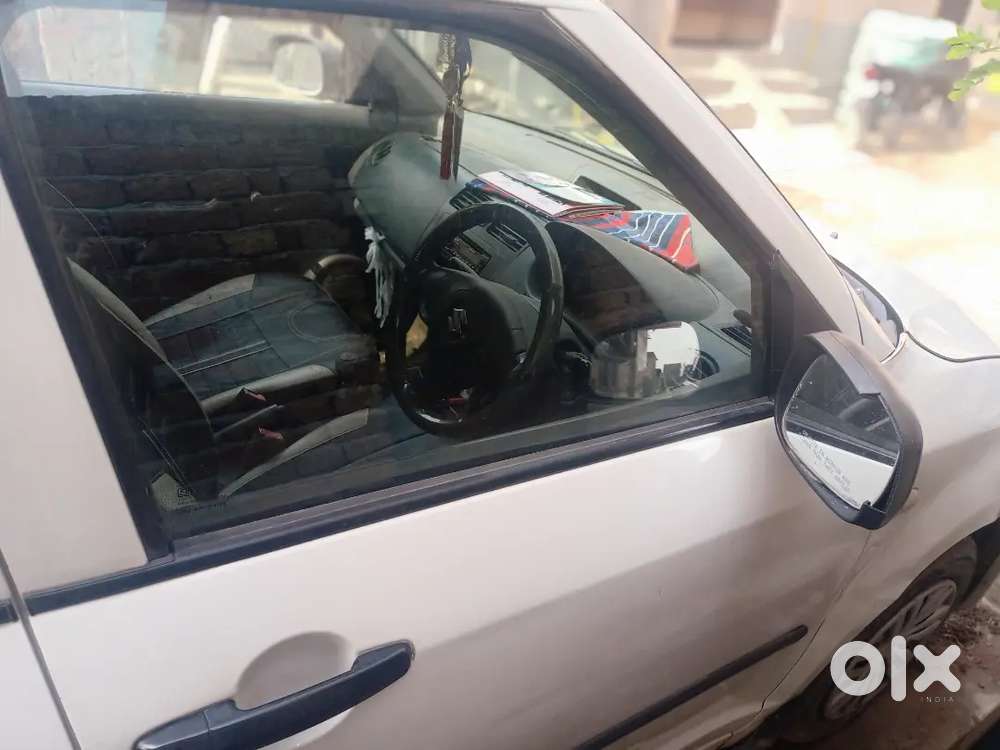 Swift Lxi , 2011 Dl4cam7419 , White Colour
