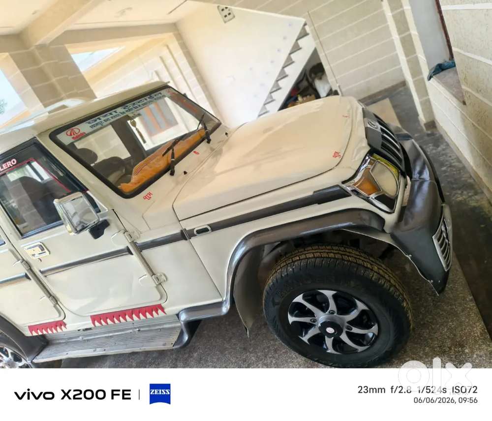 Bolero 9 Seater Plus