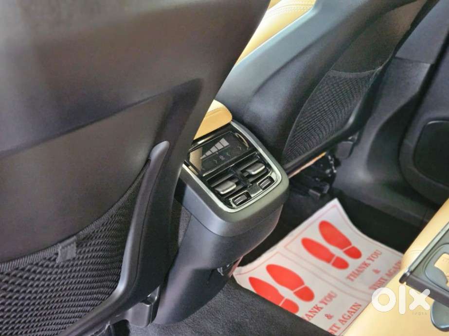 Volvo Xc60 D5 Inscription, 2024, Petrol