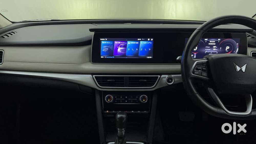 Mahindra Xuv700 2.2 Ax 7 Diesel At Luxury Pack Str, 2021, Diesel