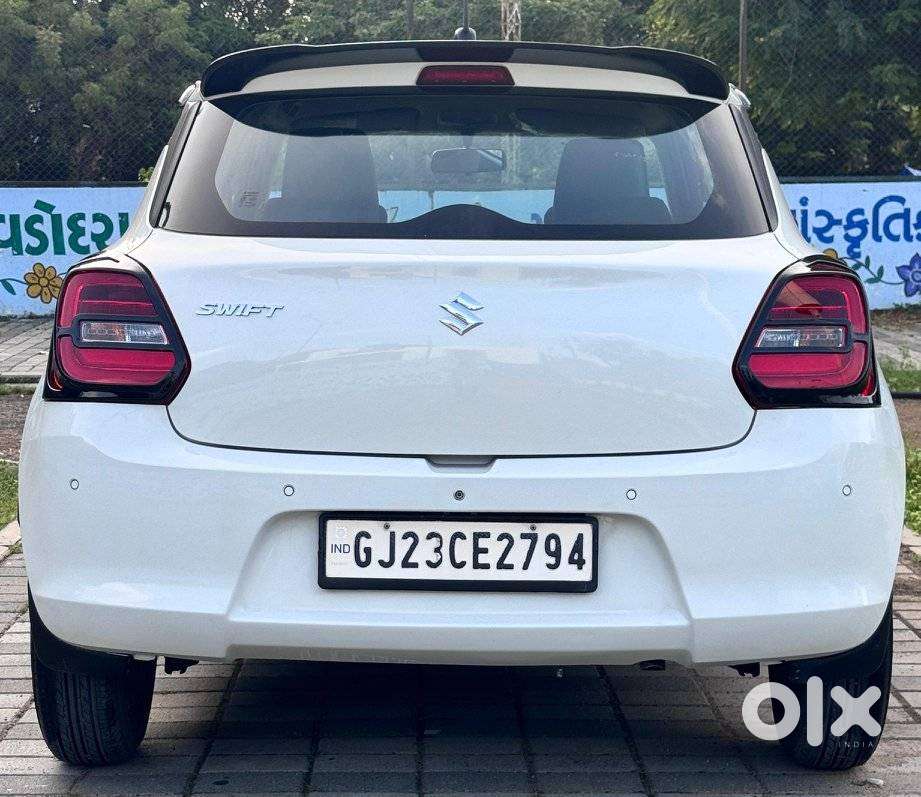 Maruti Suzuki Swift Vxi + Manual, 2022, Petrol