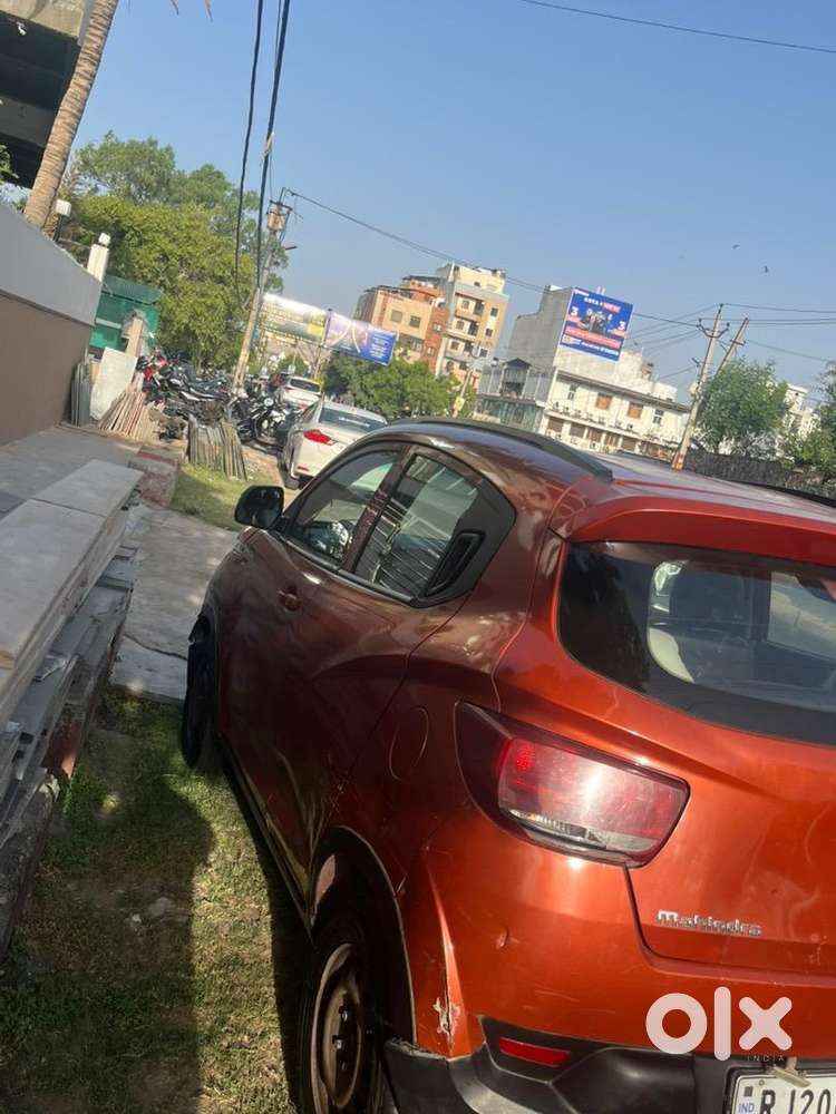 Mahindra Kuv 100