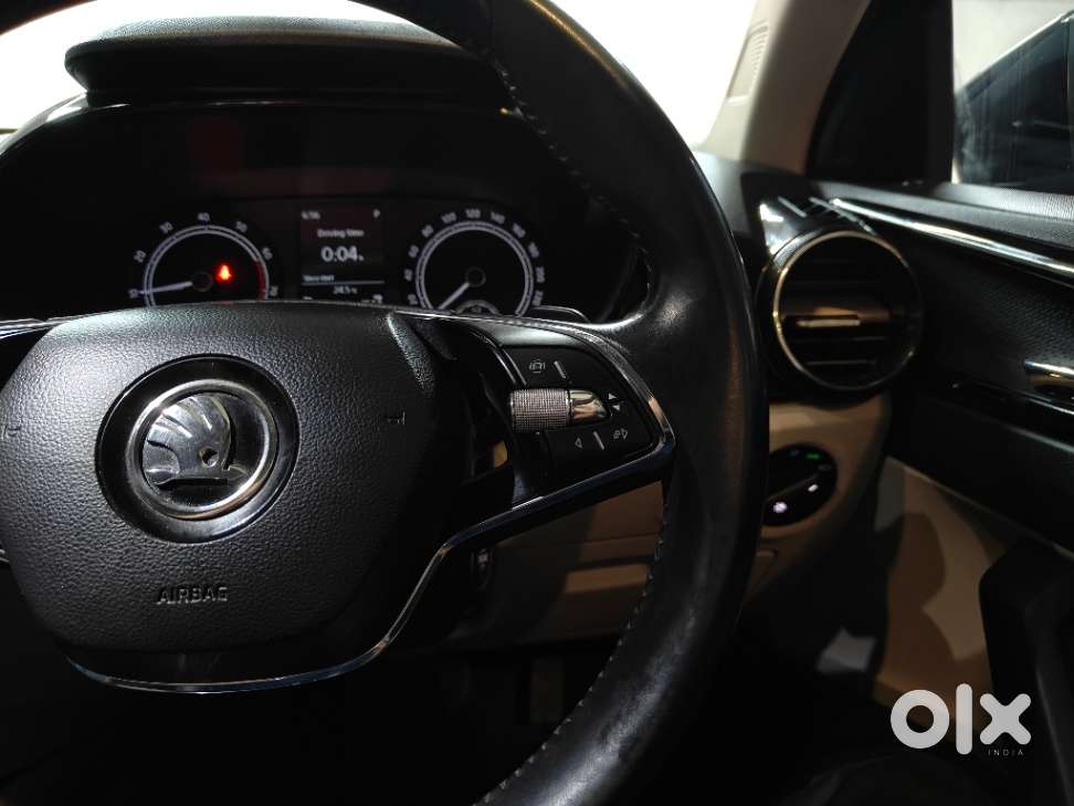 Skoda Slavia 1.0 Ambition Tsi At, 2023, Petrol