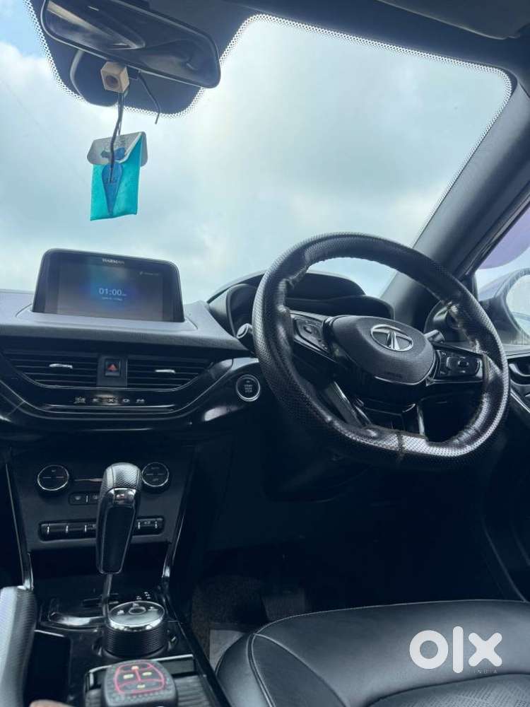 Tata Nexon, 2022, Petrol