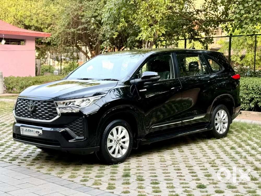Toyota Innova Hycross 2.0 Vx Hybrid 8 Str, 2025, Petrol