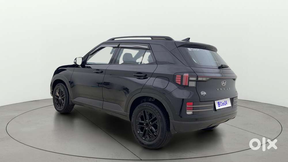 Hyundai Venue Sx(o) 1.0 Turbo Dct Knight Edition, 2023, Petrol