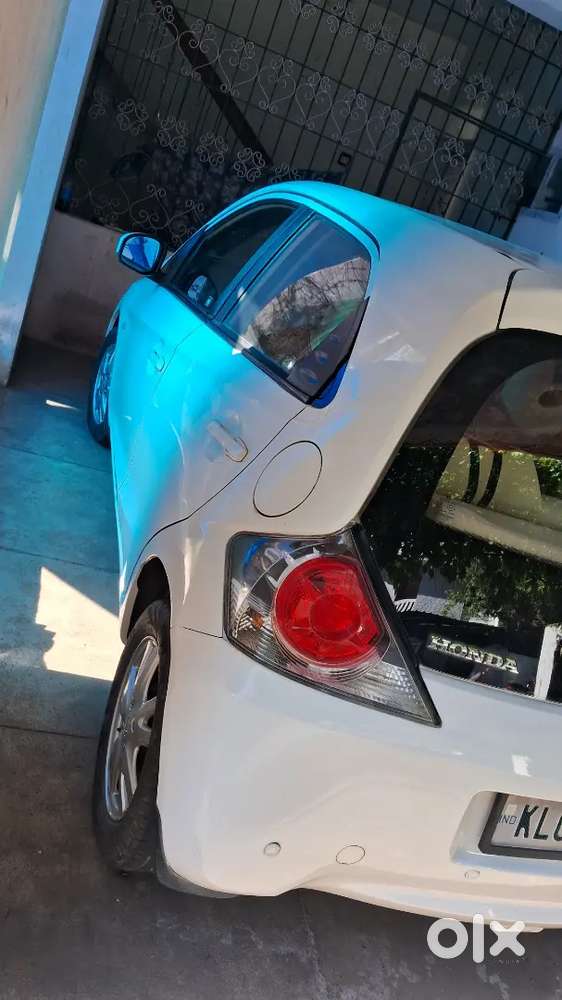 2013 Honda Brio V-ivtec, Petrol White, 103000km, Excellent Condition