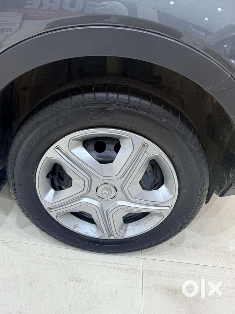 Tata Nexon 1.2 Revotron Xma Amt (s), 2023, Petrol