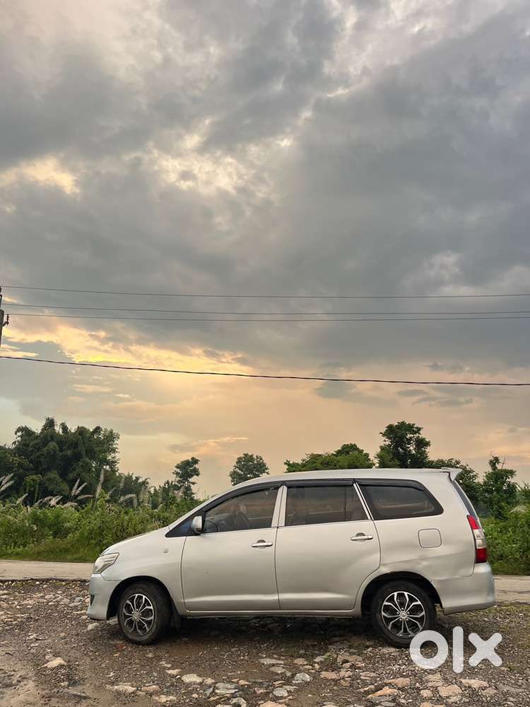 Toyota Innova 2012 Diesel Well Maintained