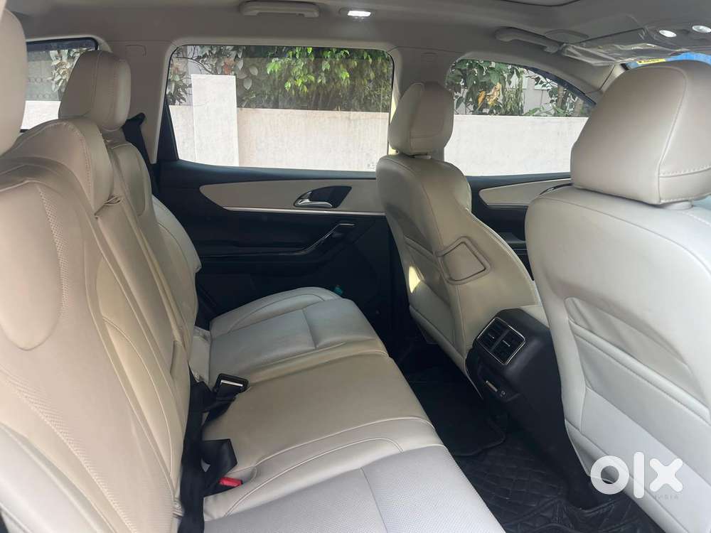 Mahindra Xuv700 2.2 Ax 7 Diesel Mt Str, 2025, Diesel