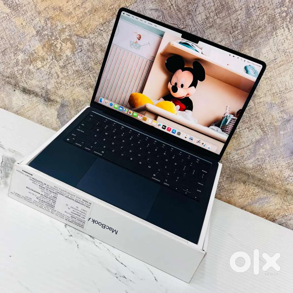 Apple MacBook Air M2 Midnight 8Gb ram 256 Ssd With Box full