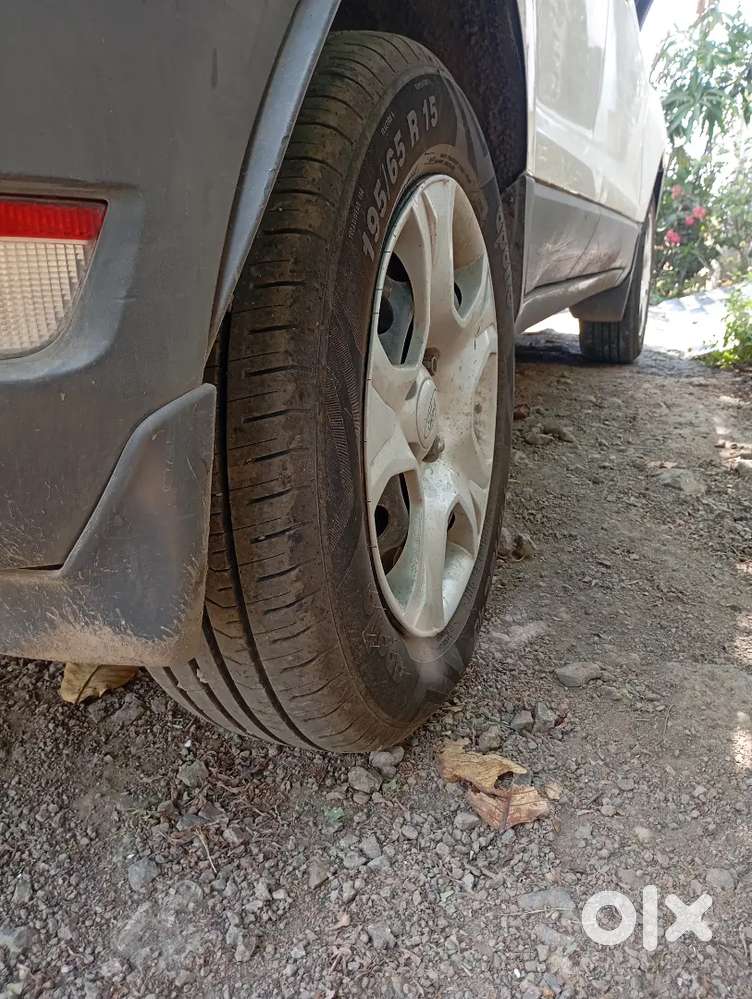 Ford Ecosport 2016 Petrol 63000 Km Driven New Tyre