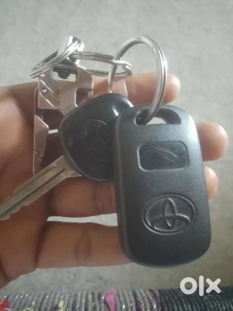 2016 Gaadi White Colour