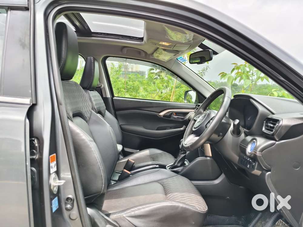 Maruti Suzuki Grand Vitara 1.5 Alpha Plus Intelligent Hybrid Ecvt, 2..