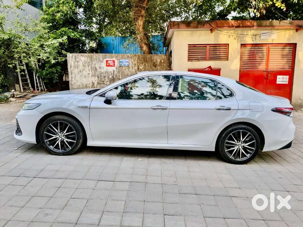 Toyota Camry 2022 Hybrid First Owner