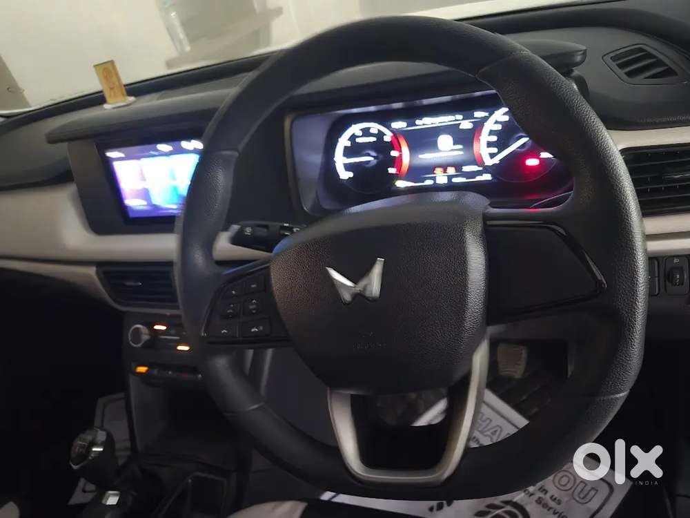Reg 2025 Only 2,500 Kms Mahindra Xuv700mx Base M Diesel 7 Seater