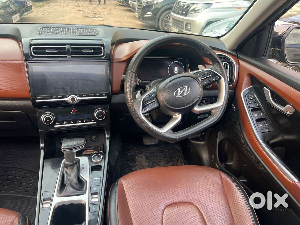 Hyundai Alcazar 2.0 Signature (o) Petrol At 6 Str Dual Tone, 2021, P..