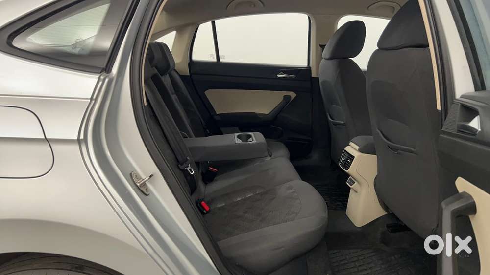 Skoda Slavia Ambition 1.0l Tsi At, 2022, Petrol