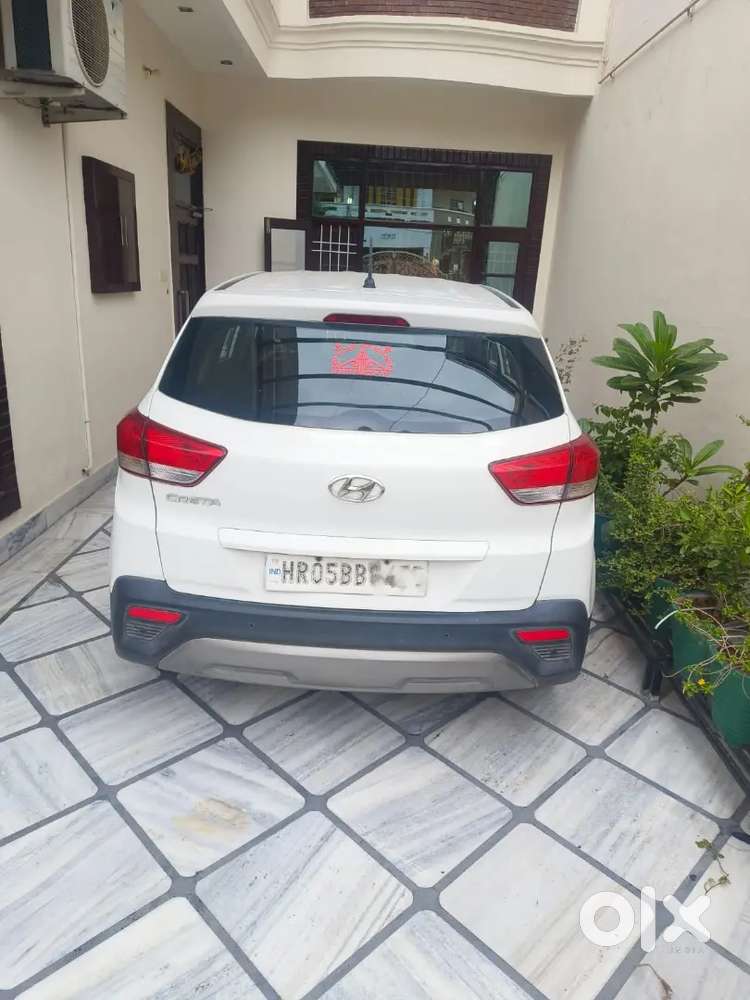 Creta White